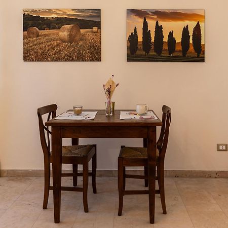 Palazzo Gessi Room And Breakfast Borghi 外观 照片