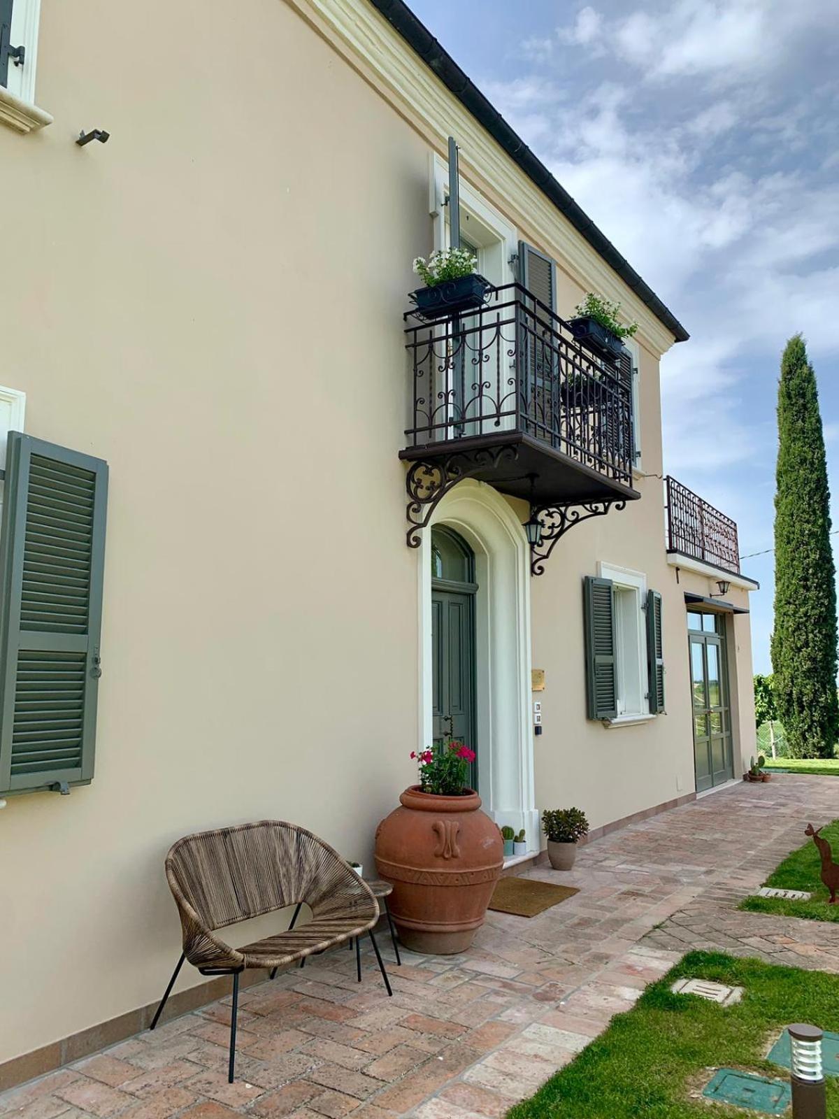 Palazzo Gessi Room And Breakfast Borghi 外观 照片