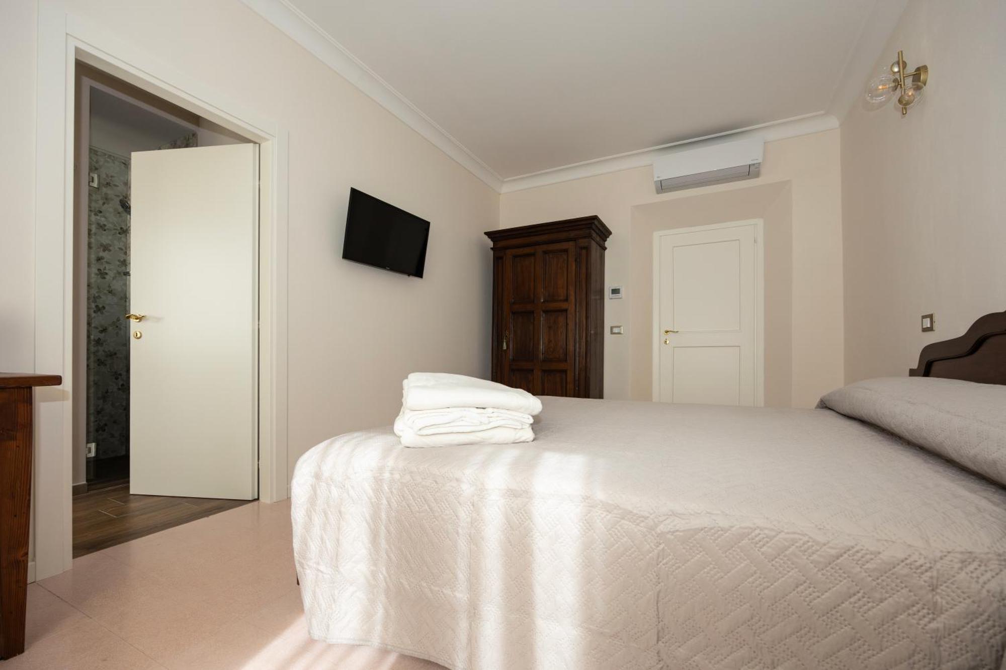 Palazzo Gessi Room And Breakfast Borghi 外观 照片