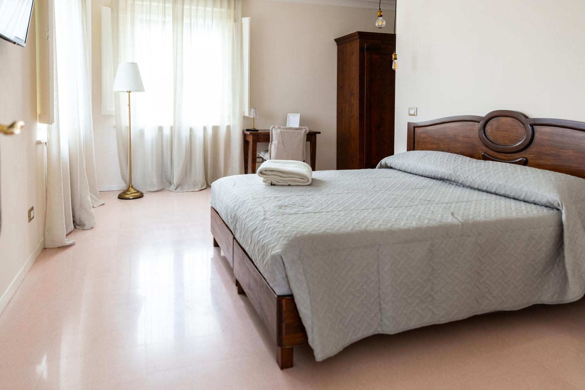 Palazzo Gessi Room And Breakfast Borghi 外观 照片