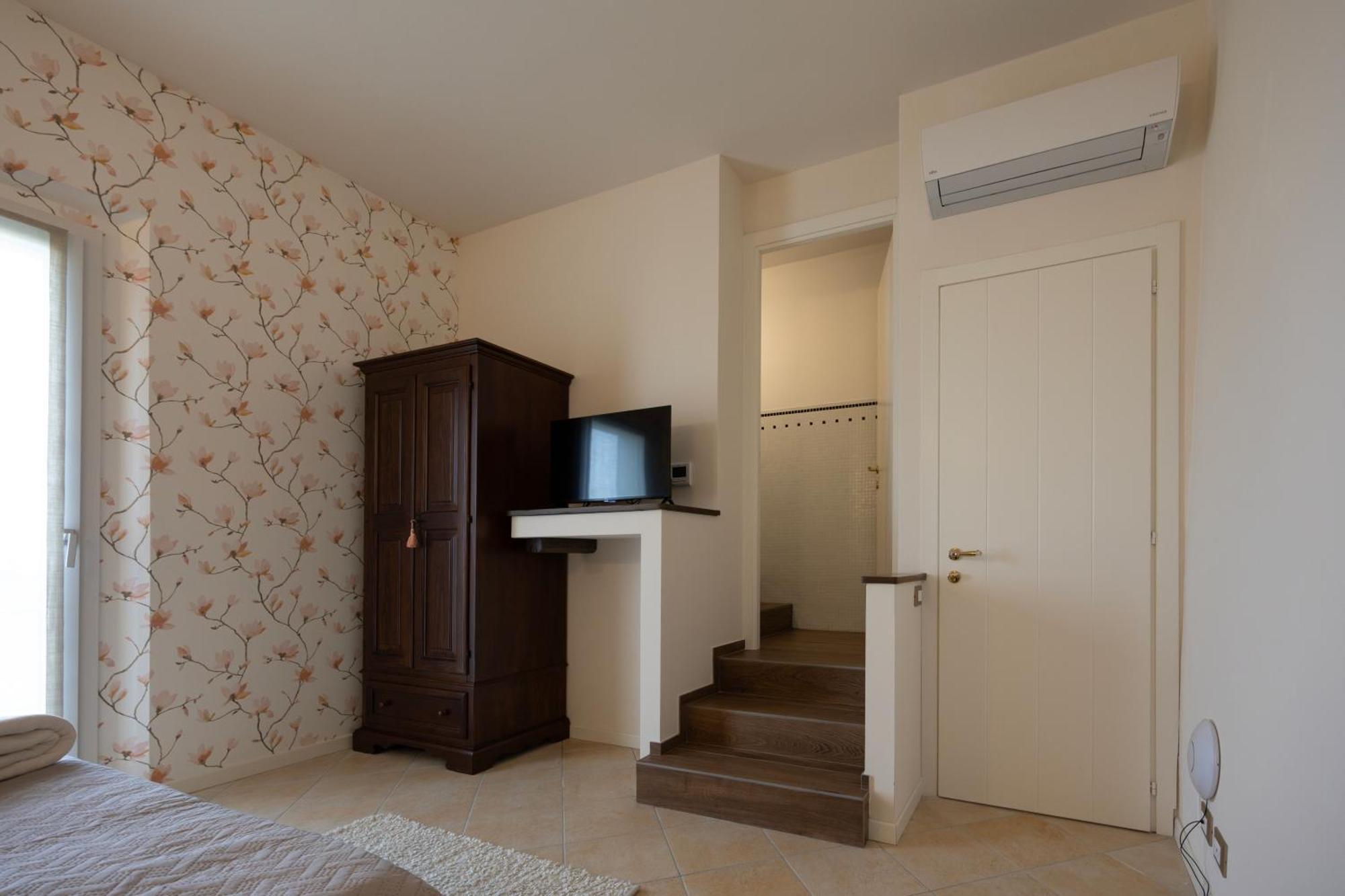 Palazzo Gessi Room And Breakfast Borghi 外观 照片