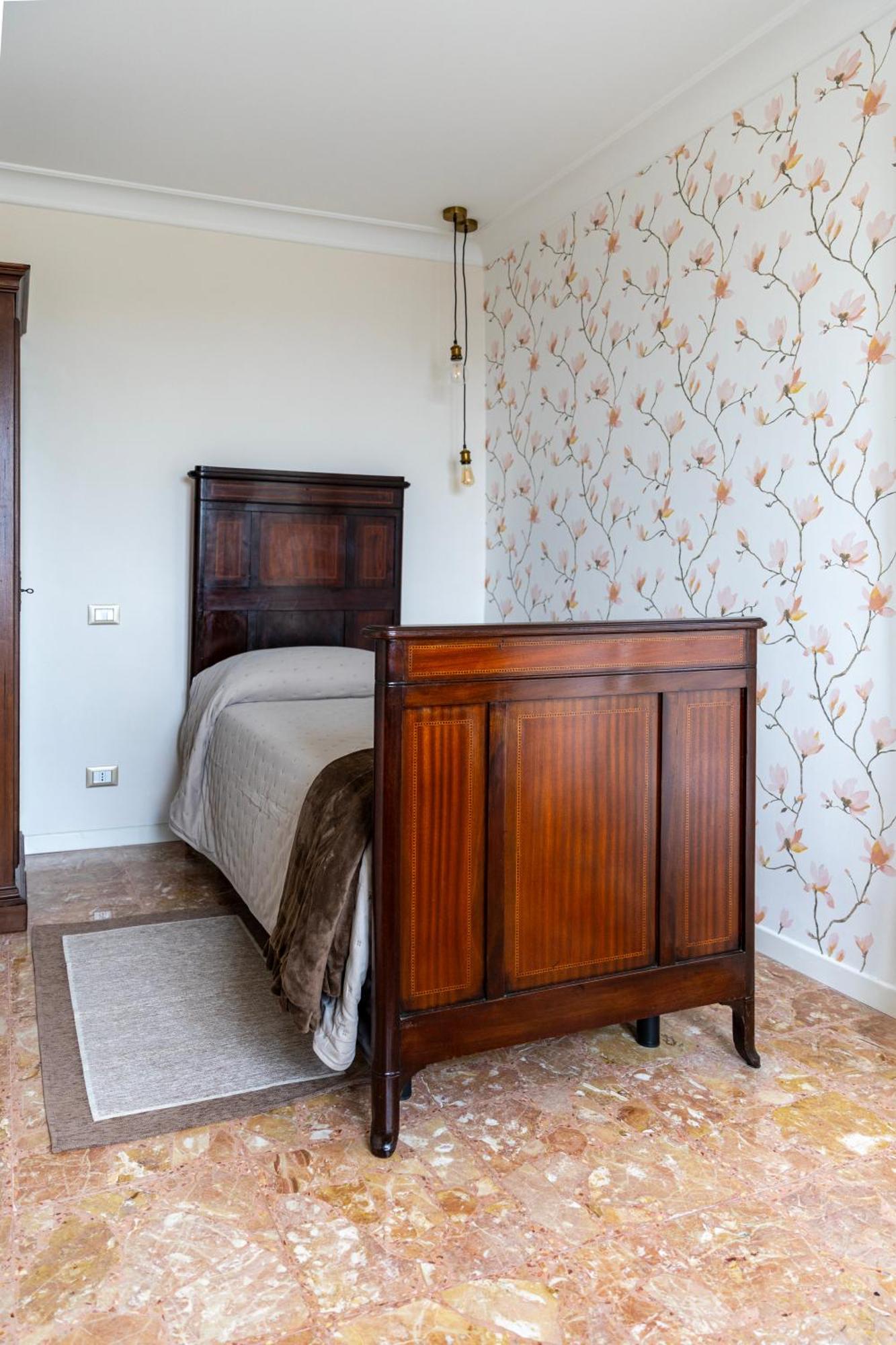 Palazzo Gessi Room And Breakfast Borghi 外观 照片