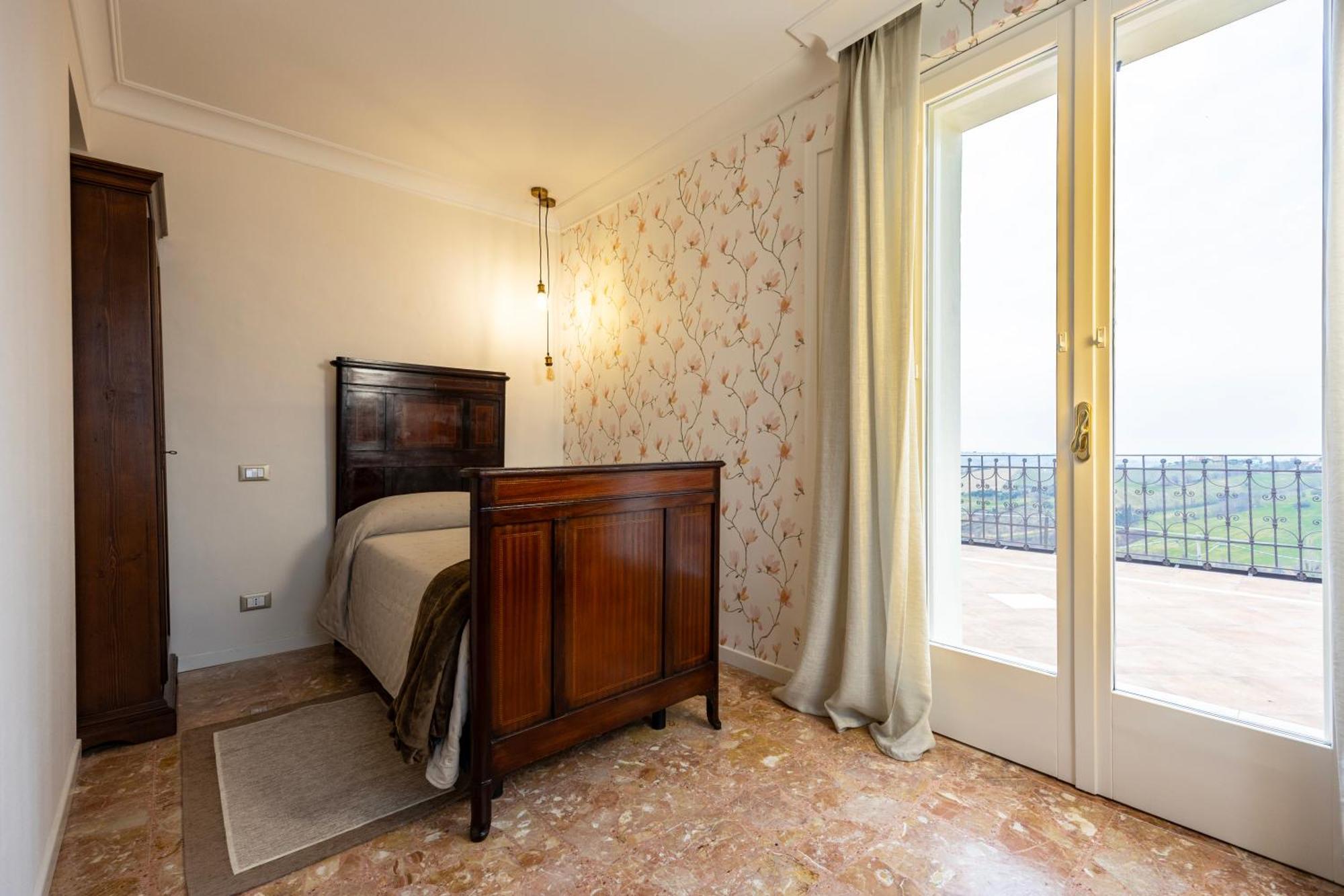 Palazzo Gessi Room And Breakfast Borghi 外观 照片